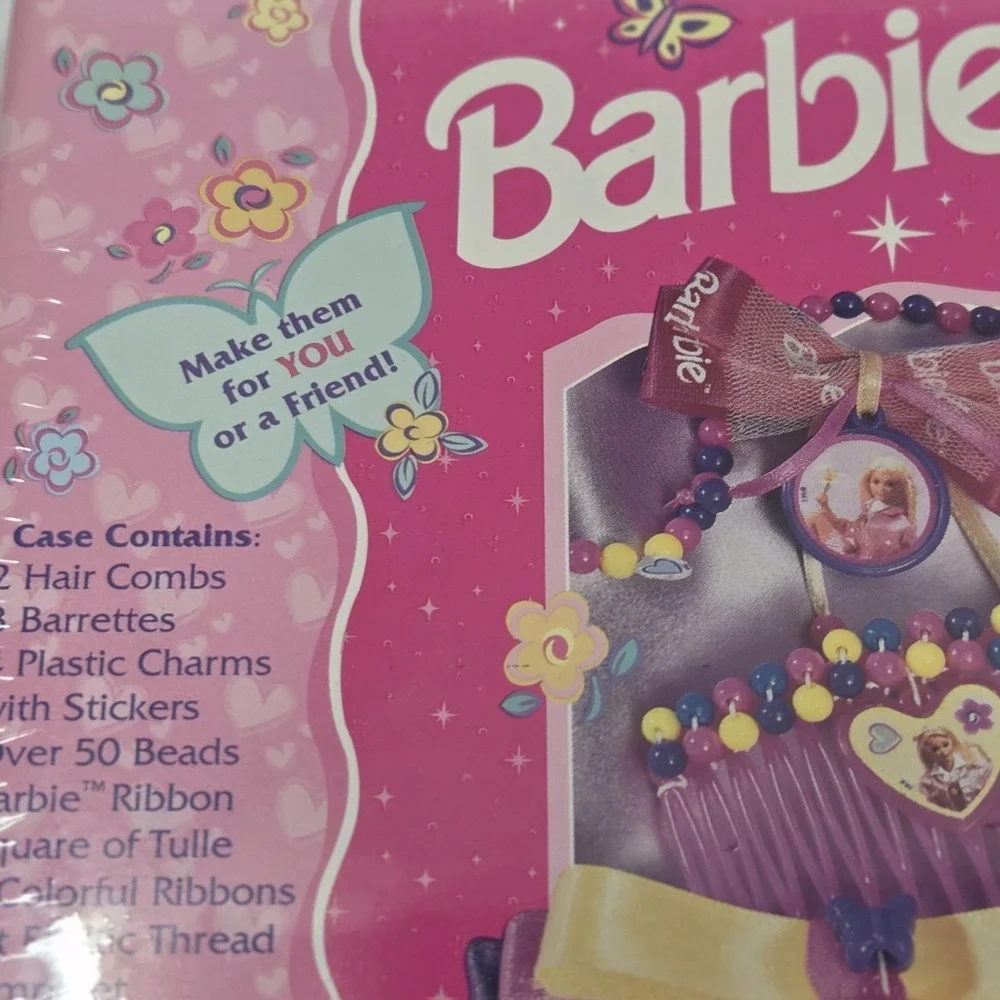 Vintage 1997 Barbie‎ Glamour Hair Wear Accessories Kit Case Flying Colors New